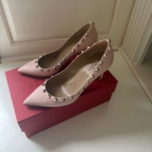 Valentino Garavani Rockstud Pointed Pump Pink size 39